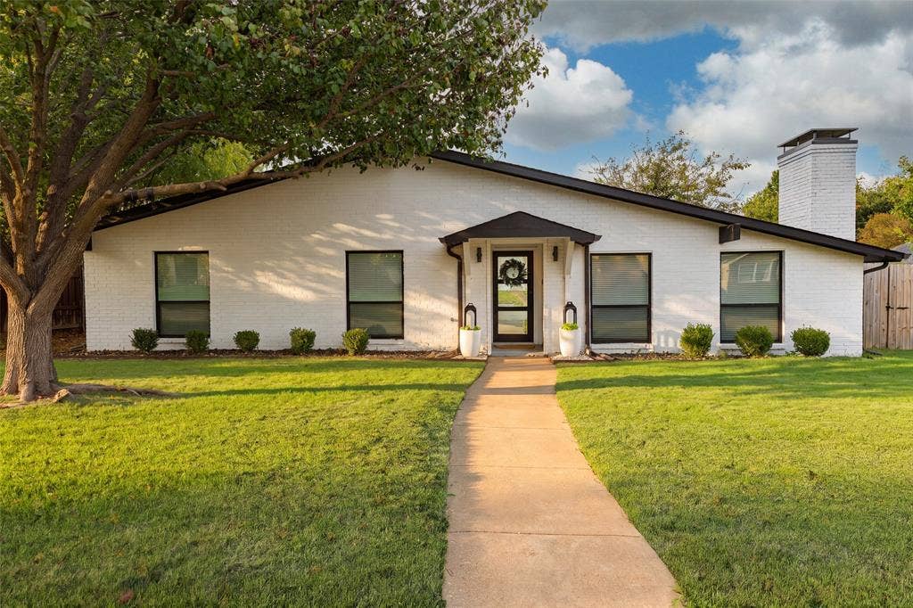 6716 Roundrock Road, Dallas, TX 75248