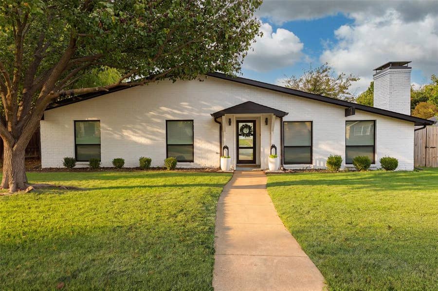 Property photo for 6716 Roundrock Road, Dallas, TX
