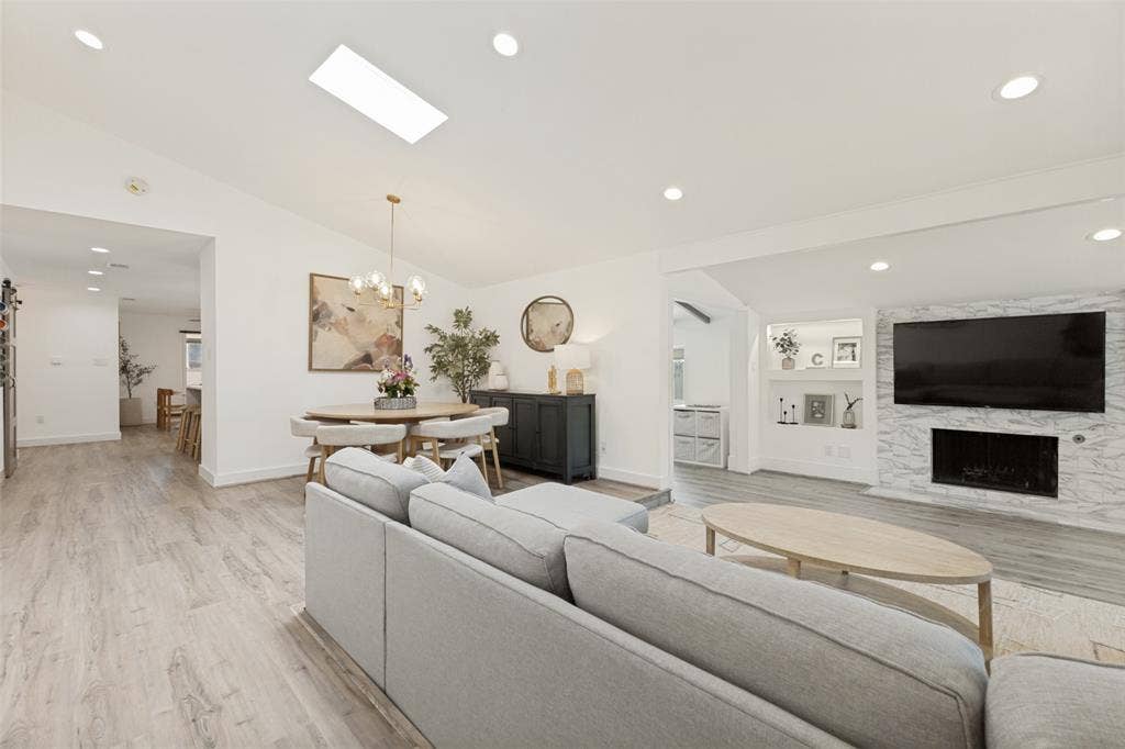 6716 Roundrock Road, Dallas, TX 75248