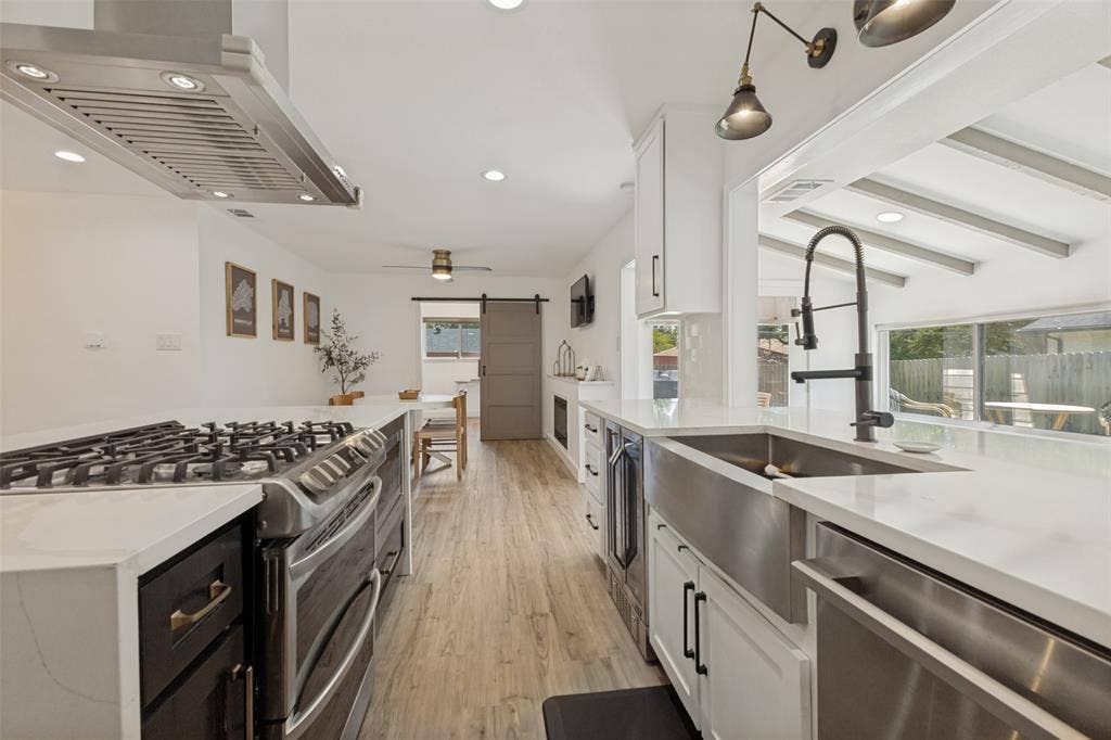 6716 Roundrock Road, Dallas, TX 75248