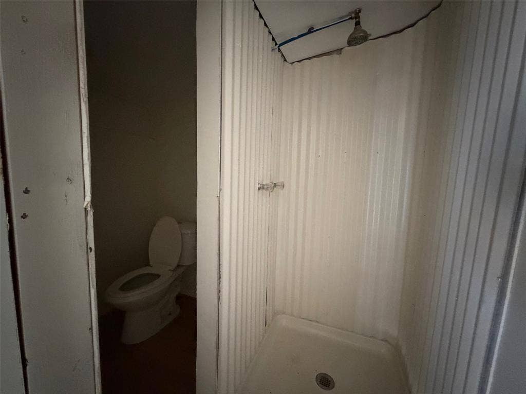 2916 E Briarwood Street, Granbury, TX 76048