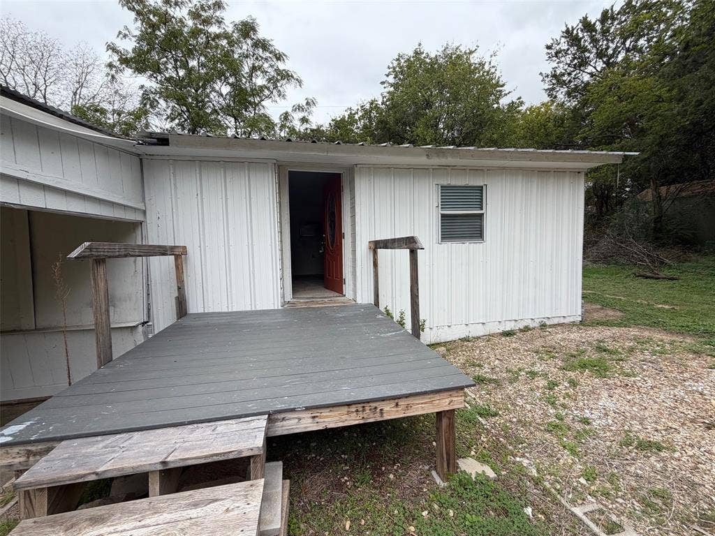 2916 E Briarwood Street, Granbury, TX 76048