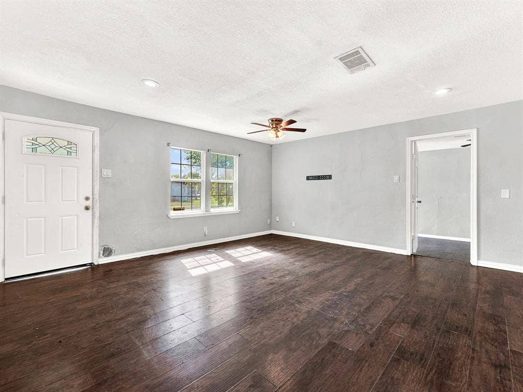 2821 Kilburn Avenue, Dallas, TX 75216