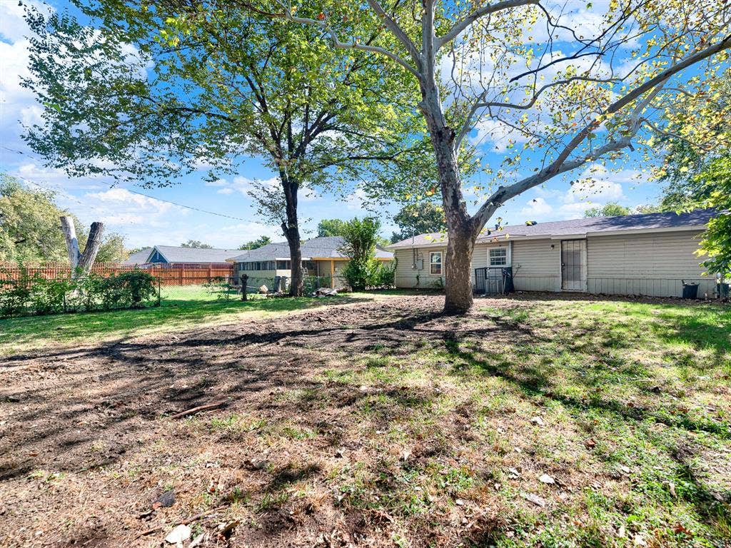 2821 Kilburn Avenue, Dallas, TX 75216