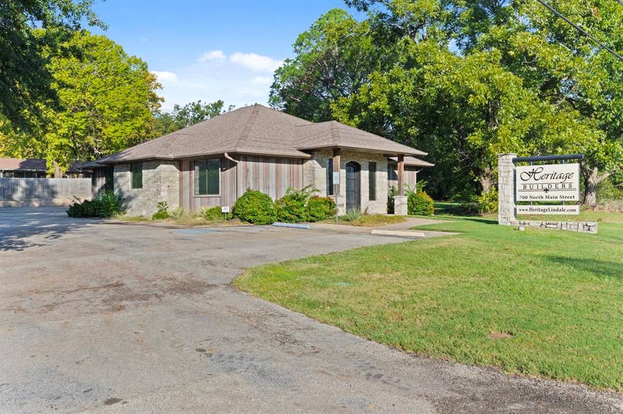 Property photo for 700 N Main Street, Lindale, TX