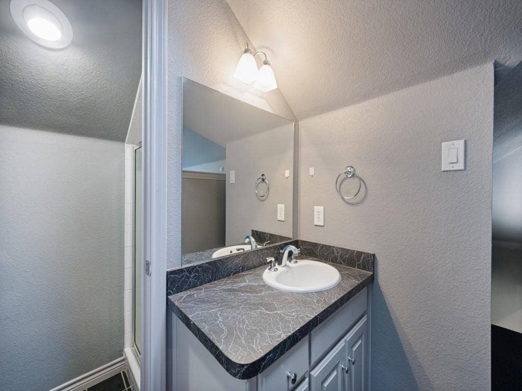 3640 Dahlia Drive, Grand Prairie, TX 75052 3640 Dahlia Drive, Grand Prairie, TX 75052