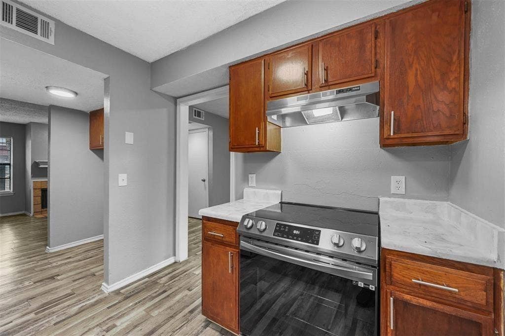 1504 E 15th Street, #18, Plano, TX 75074