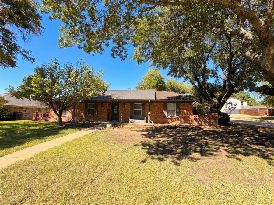 Property photo for 2701 Northcrest Drive, Plano, TX