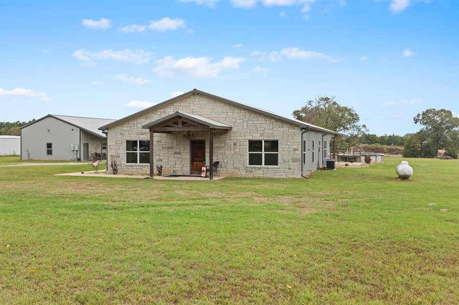 Property photo for 313 County Road 4617, Troup, TX