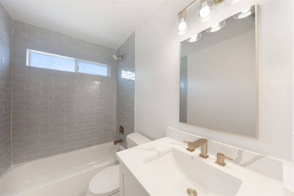 11573 Chaucer Drive, Frisco, TX 75035 11573 Chaucer Drive, Frisco, TX 75035