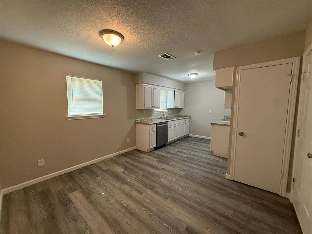 10541 Cradlerock Drive, Dallas, TX 75217 10541 Cradlerock Drive, Dallas, TX 75217