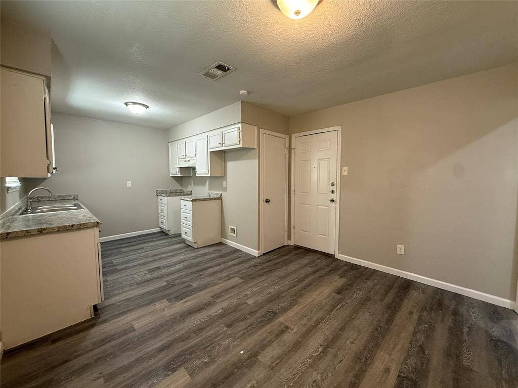 10541 Cradlerock Drive, Dallas, TX 75217 10541 Cradlerock Drive, Dallas, TX 75217