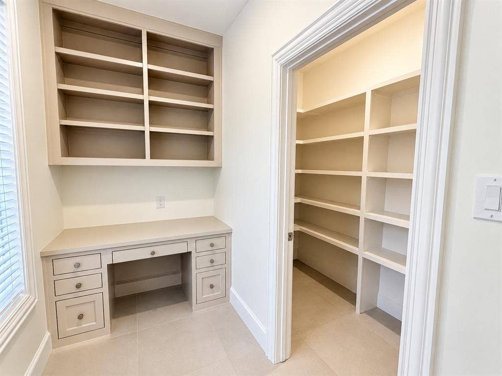 Built-in desk and huge walk-in pantry