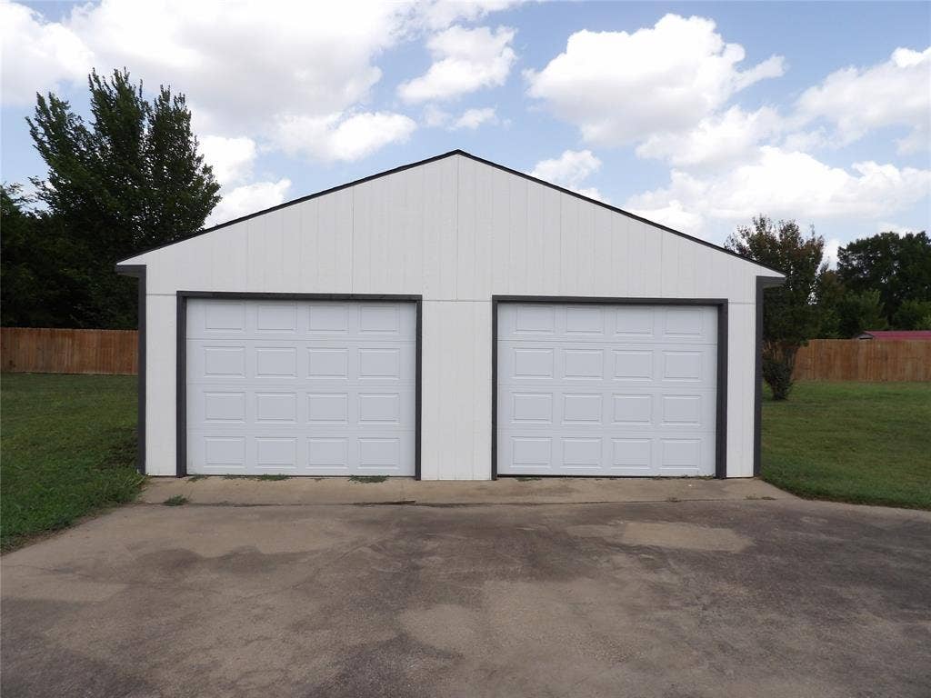 816 Preston Road, Red Oak, TX 75154 816 Preston Road, Red Oak, TX 75154