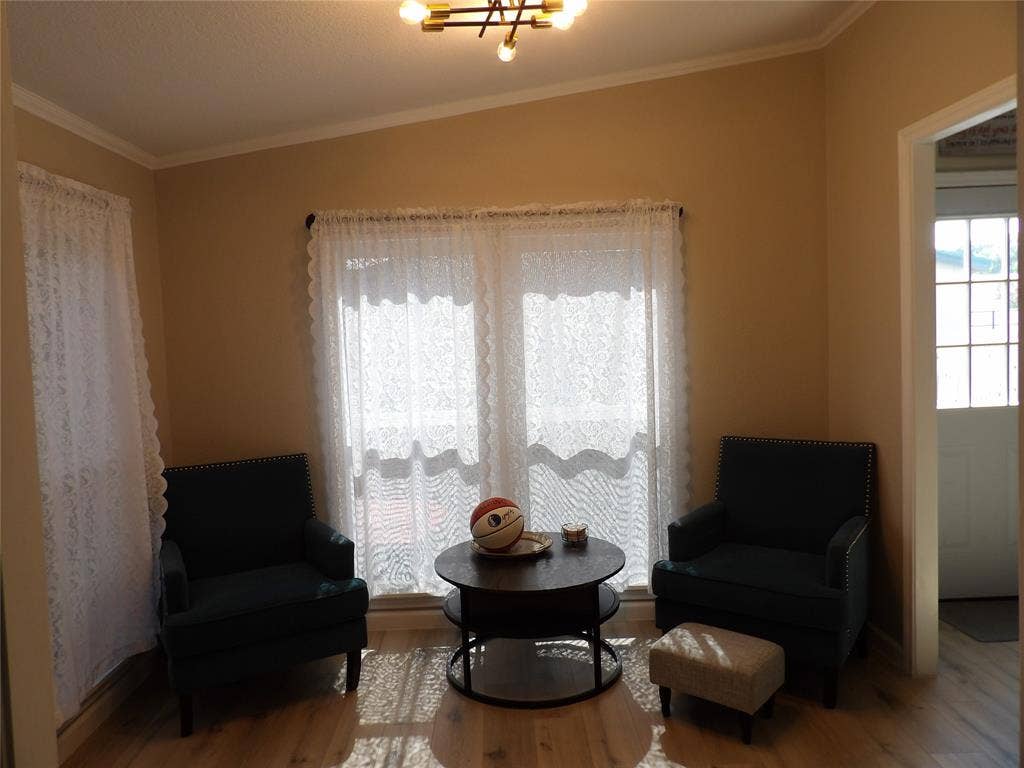 816 Preston Road, Red Oak, TX 75154 Sun Room