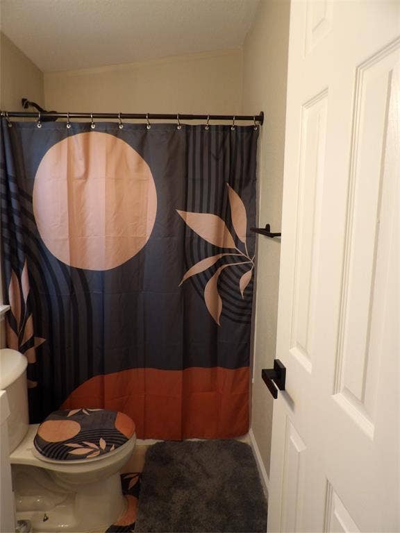 816 Preston Road, Red Oak, TX 75154 Front bedroom full bath