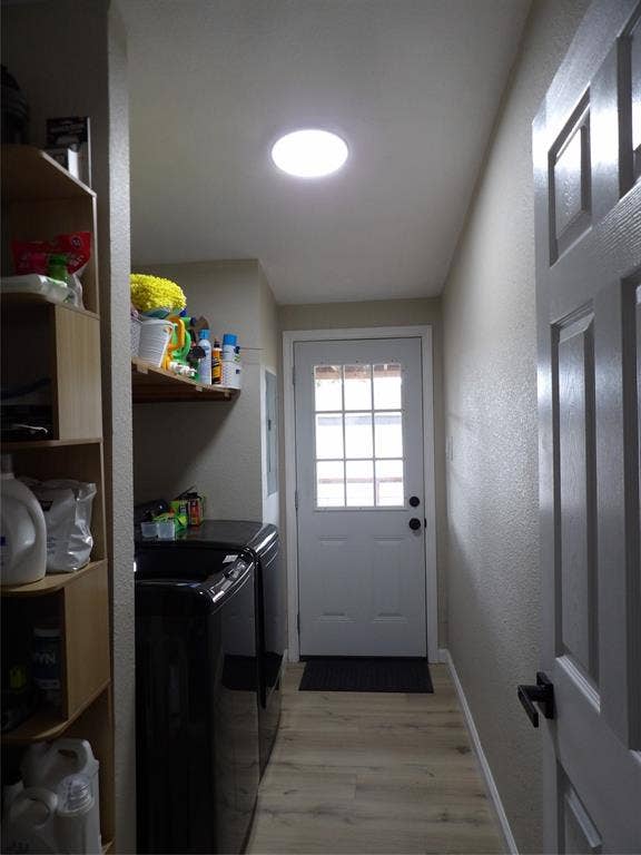 816 Preston Road, Red Oak, TX 75154 Laundry and Pantry