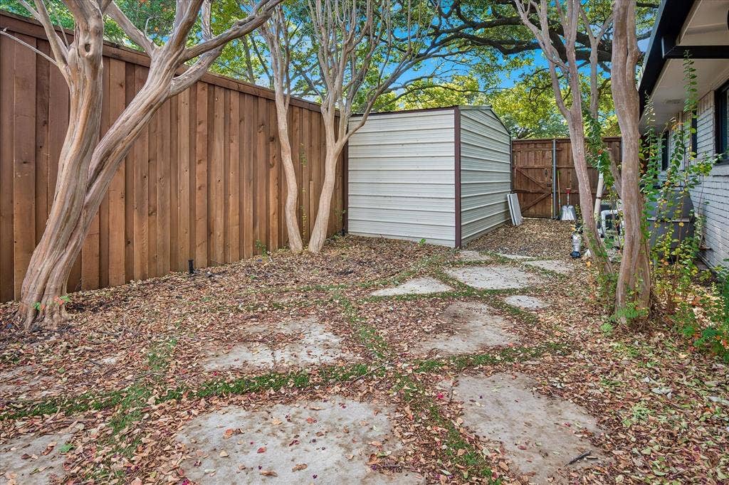 4317 Echo Glen Drive, Dallas, TX 75244