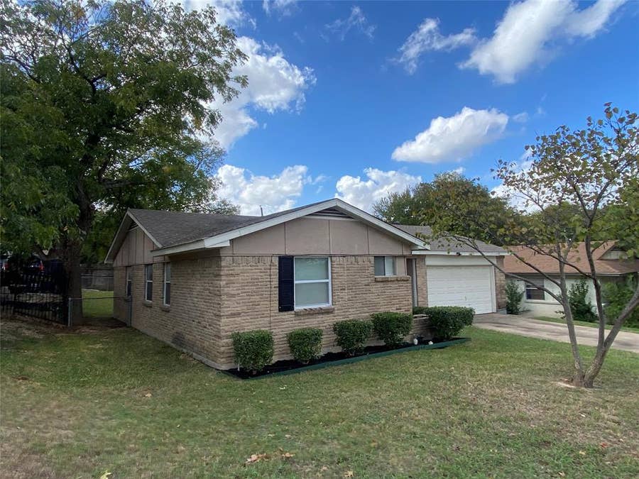 Property photo for 6725 Sweet Sue Lane, Dallas, TX