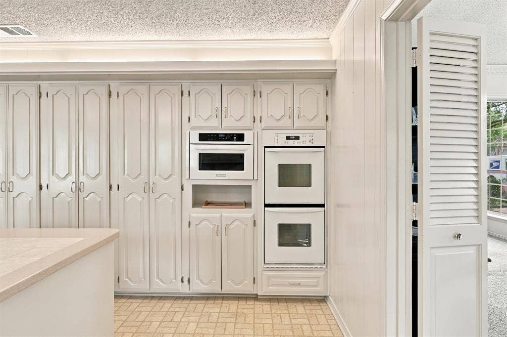 9501 Windy Knoll Drive, Dallas, TX 75243 9501 Windy Knoll Drive, Dallas, TX 75243