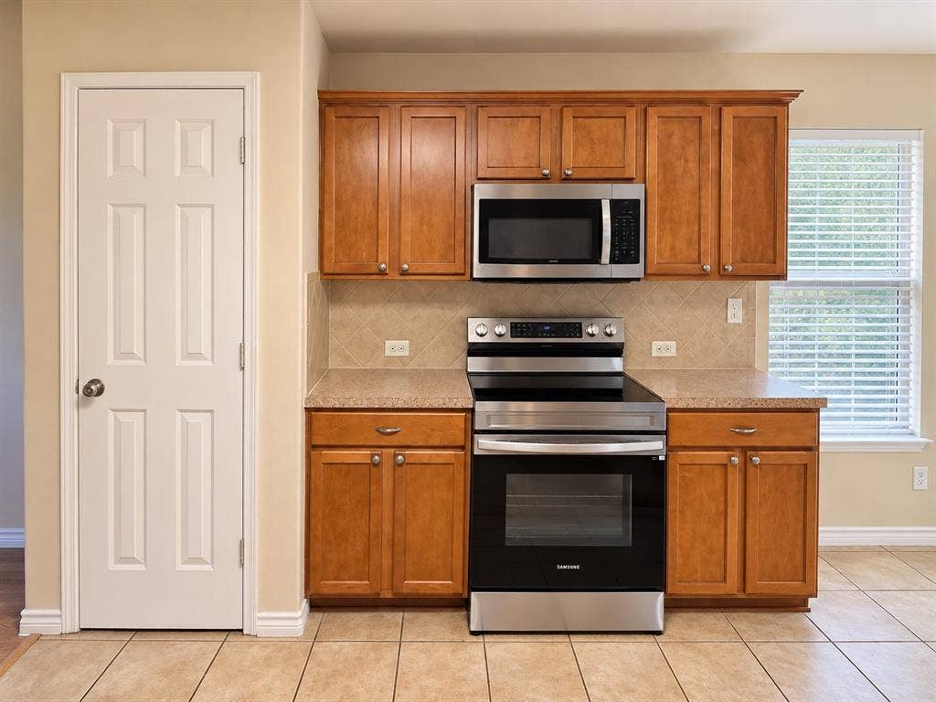 1103 Windsor Lane, Forney, TX 75126 Virtually staged