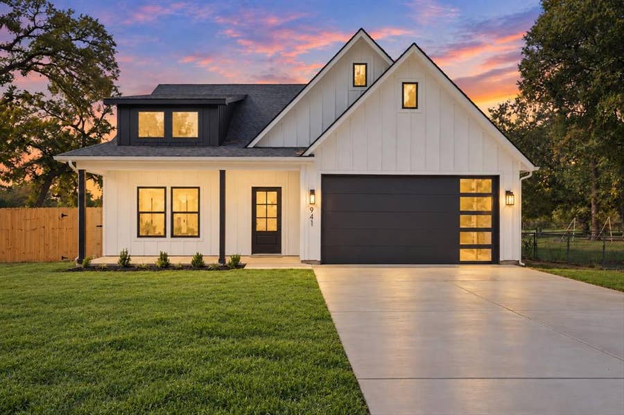 Property photo for 941 Robin Hood Boulevard, Mesquite, TX