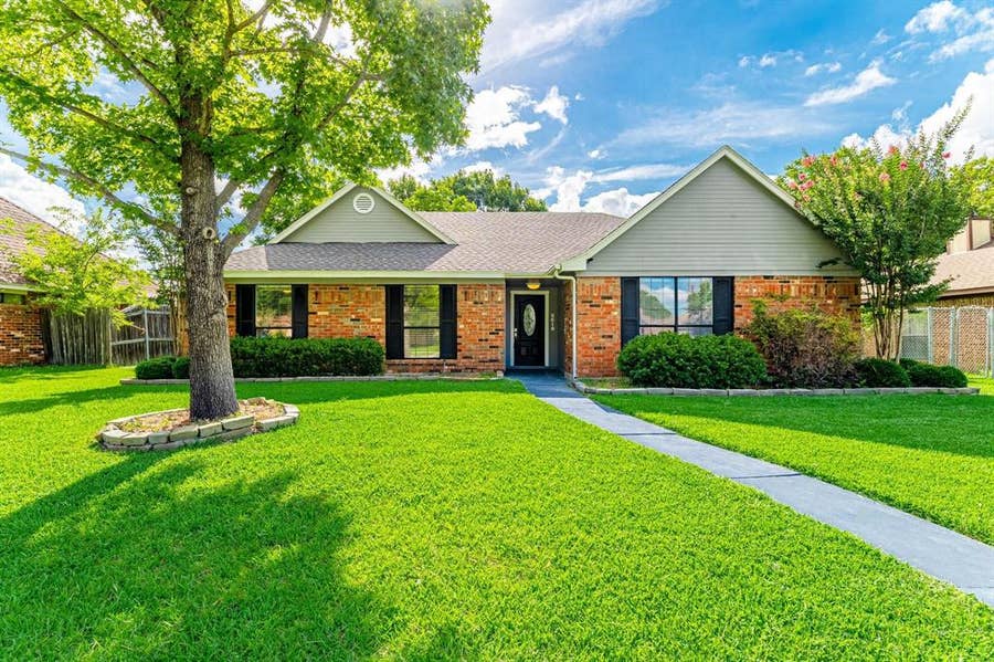 Property photo for 3618 Flagstone Avenue, Rowlett, TX