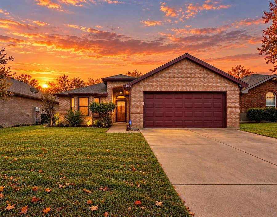 Property photo for 4525 Wheatland Drive, Fort Worth, TX