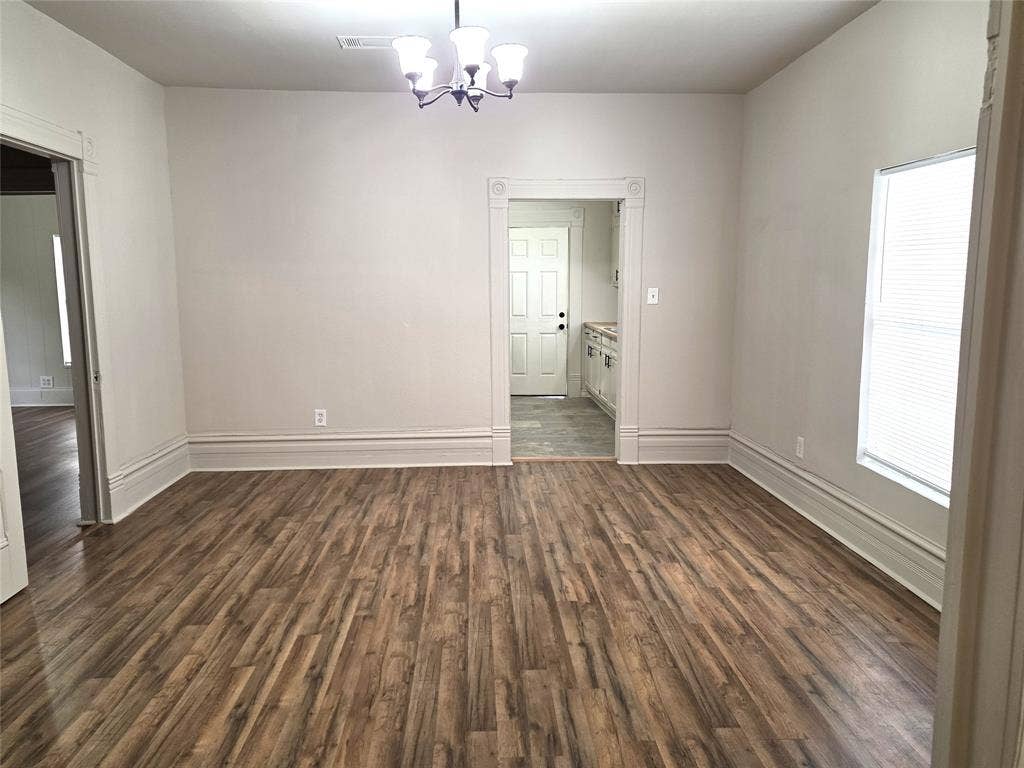 1100 Main Street, Ennis, TX 75119 1100 Main Street, Ennis, TX 75119