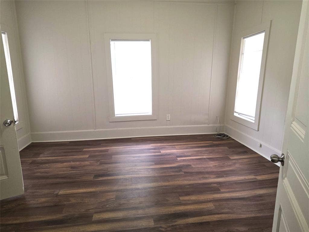 1100 Main Street, Ennis, TX 75119 1100 Main Street, Ennis, TX 75119