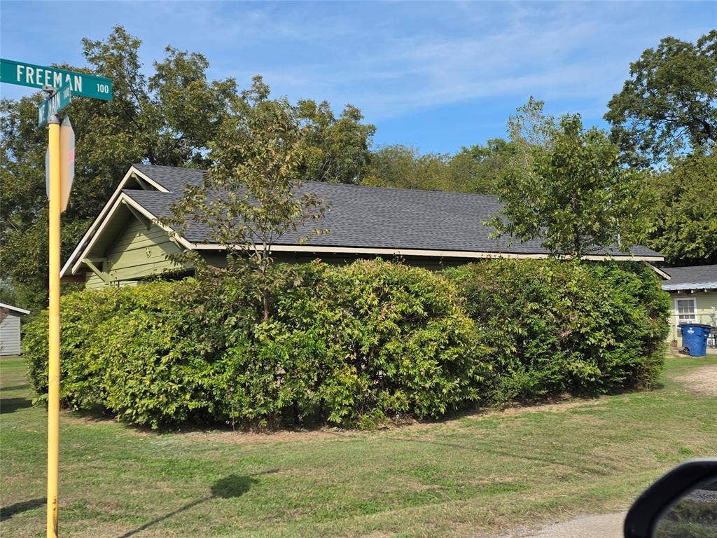 1100 Main Street, Ennis, TX 75119 1100 Main Street, Ennis, TX 75119