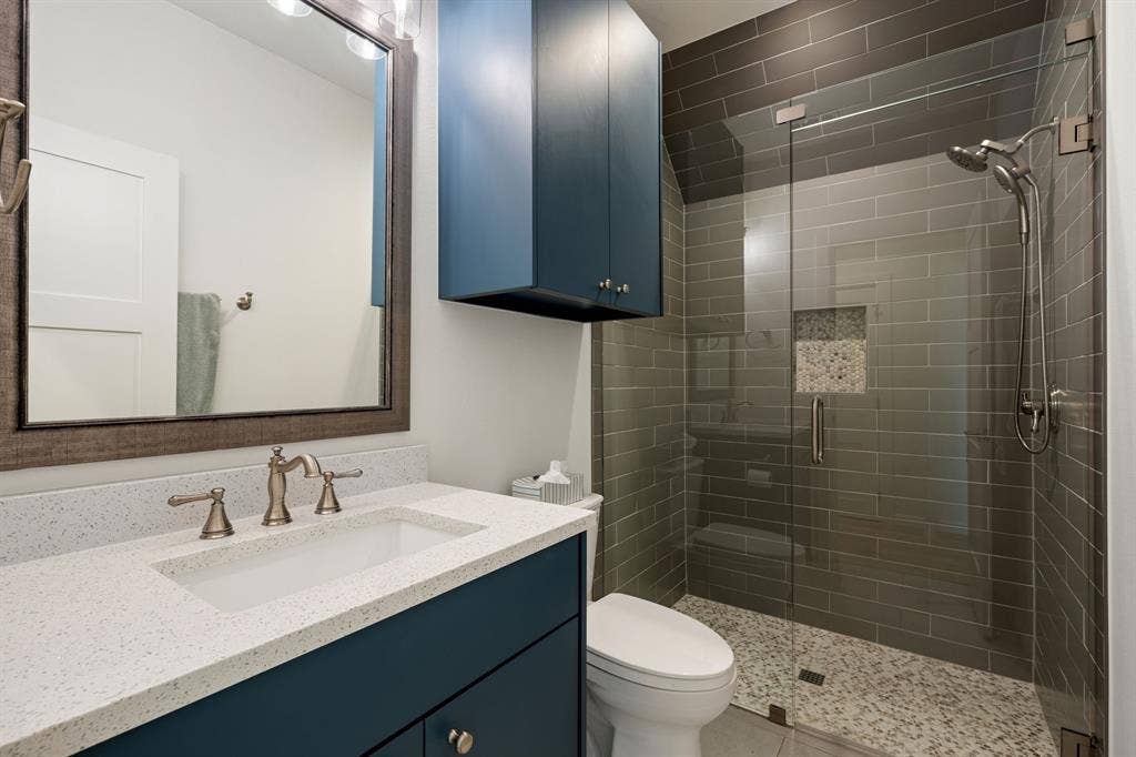 Apartment Bath Room