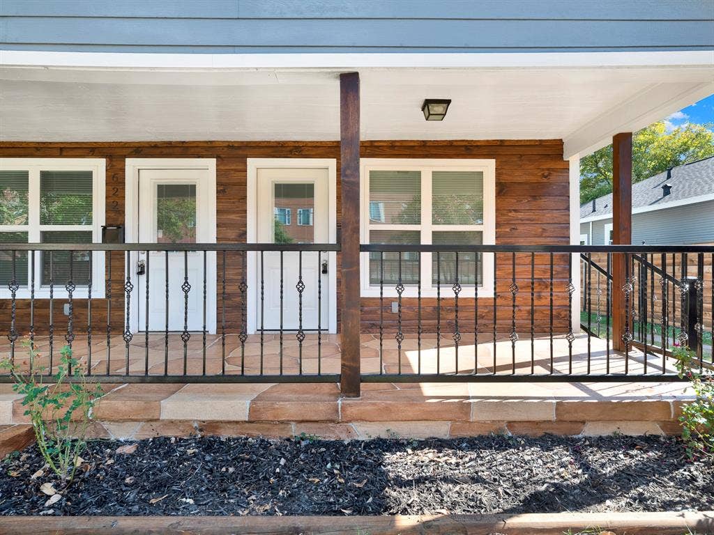 622 S Edgefield Avenue, Dallas, TX 75208