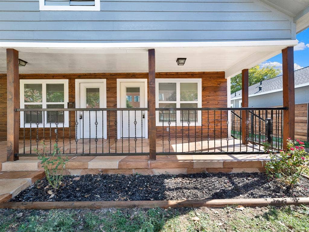 622 S Edgefield Avenue, Dallas, TX 75208