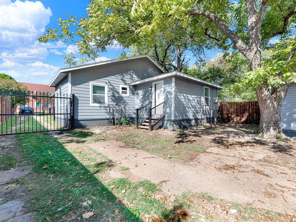 622 S Edgefield Avenue, Dallas, TX 75208