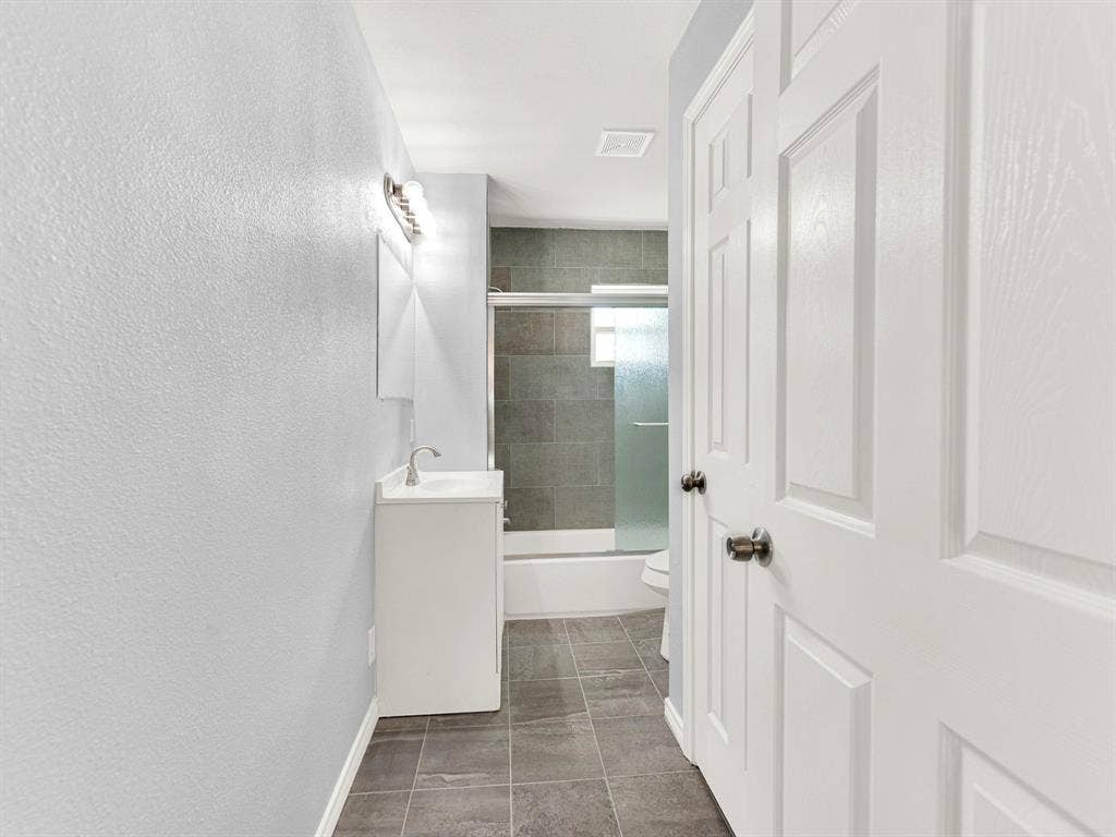 622 S Edgefield Avenue, Dallas, TX 75208