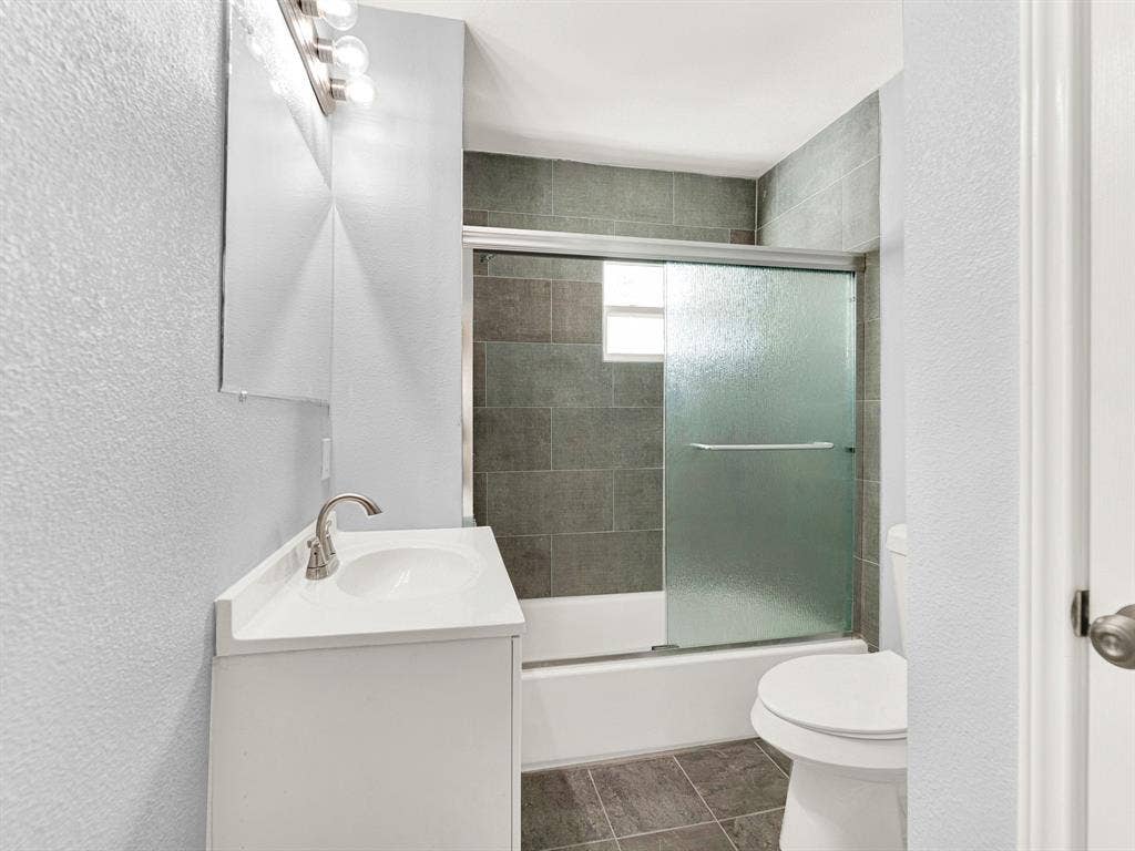 622 S Edgefield Avenue, Dallas, TX 75208
