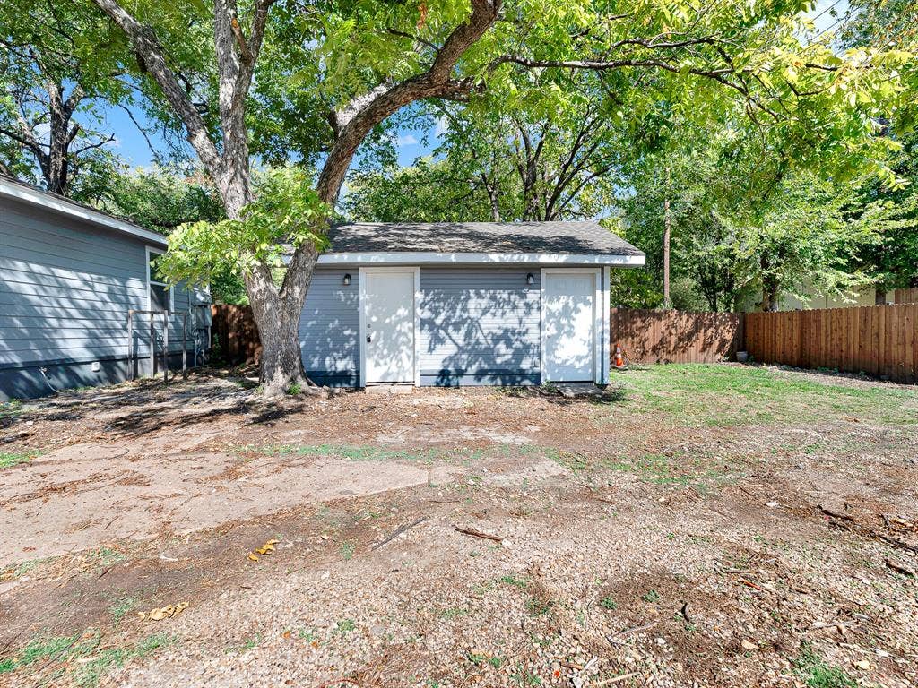 622 S Edgefield Avenue, Dallas, TX 75208