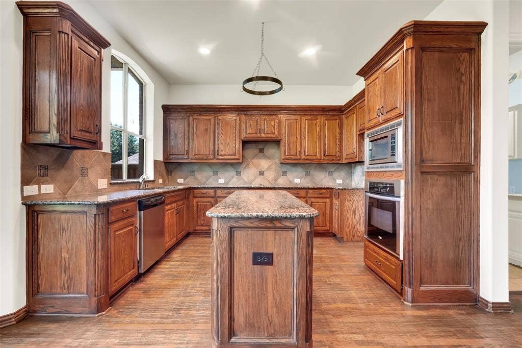 1910 Saint Johns Avenue, Allen, TX 75002 1910 Saint Johns Avenue, Allen, TX 75002