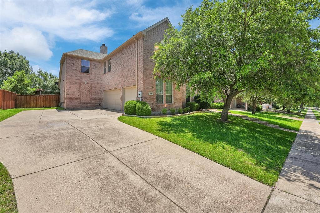 1910 Saint Johns Avenue, Allen, TX 75002 1910 Saint Johns Avenue, Allen, TX 75002