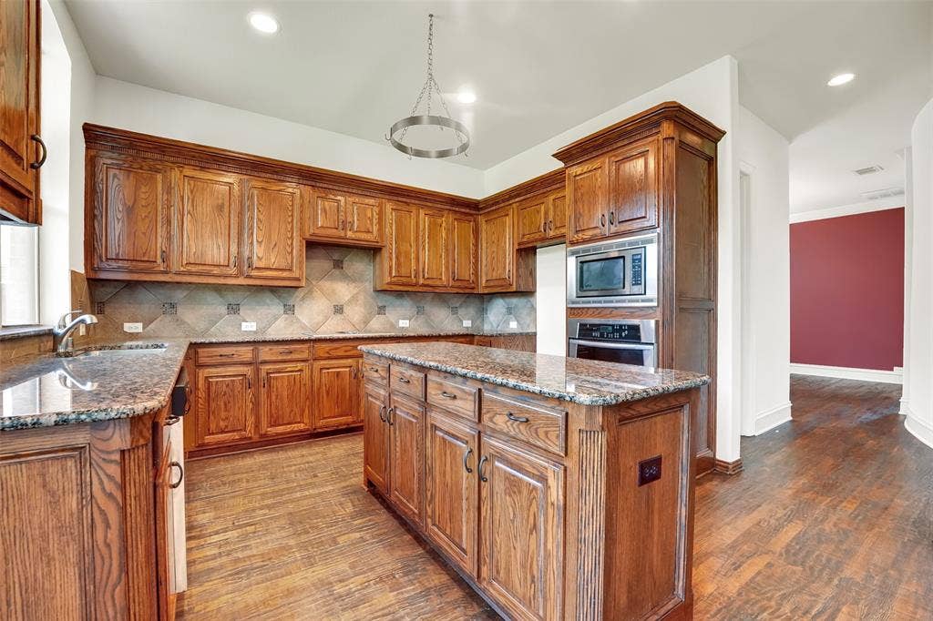 1910 Saint Johns Avenue, Allen, TX 75002 1910 Saint Johns Avenue, Allen, TX 75002