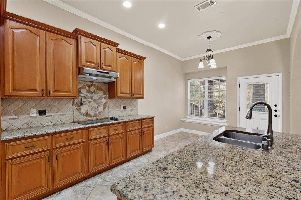 5105 Lake Forest Drive, Rowlett, TX 75088 5105 Lake Forest Drive, Rowlett, TX 75088