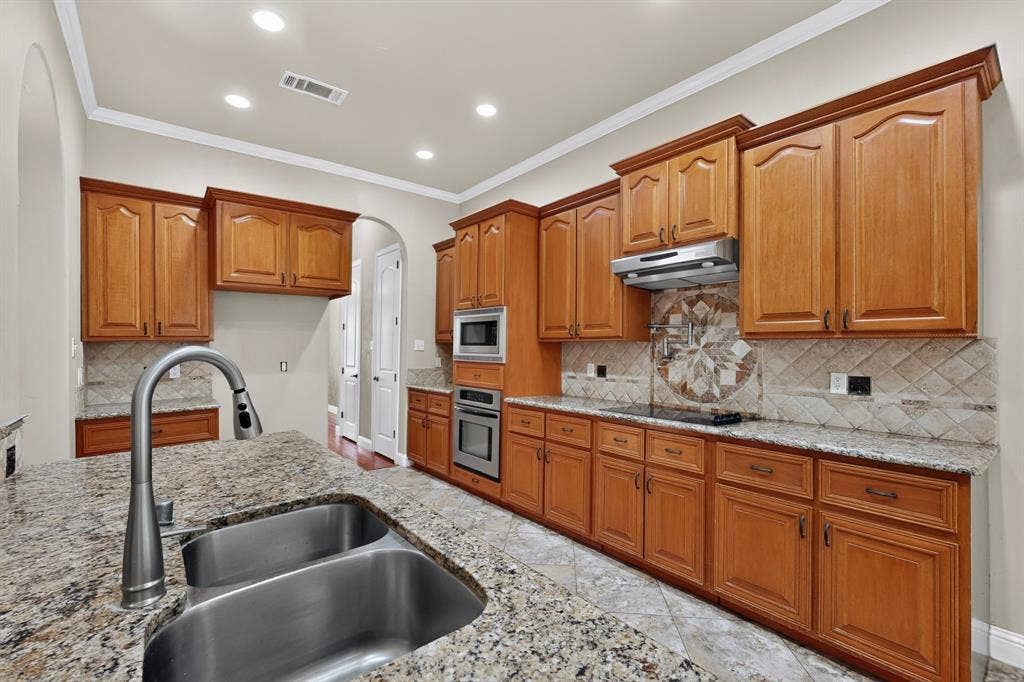 5105 Lake Forest Drive, Rowlett, TX 75088 5105 Lake Forest Drive, Rowlett, TX 75088