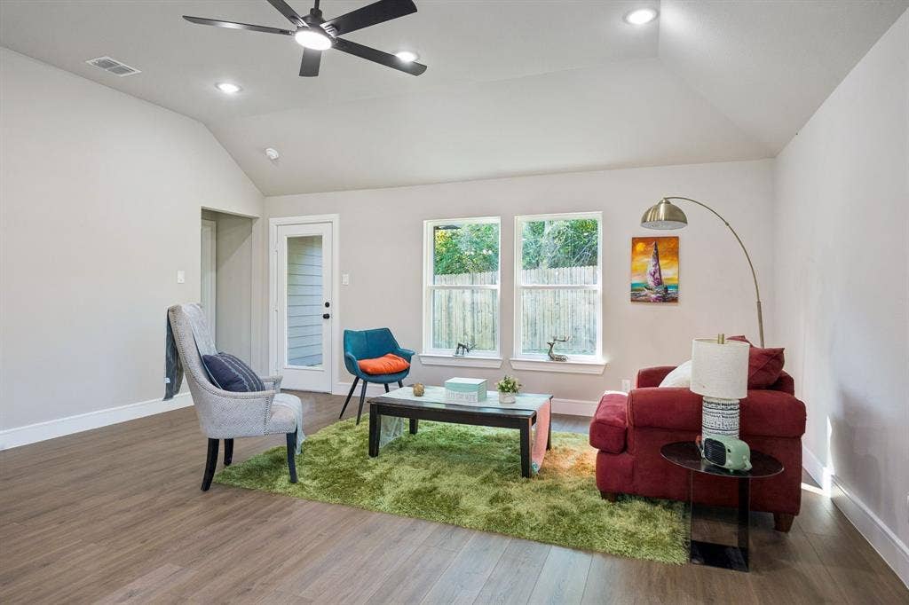 407 Frank Street, Terrell, TX 75160 407 Frank living room with tons of natural light