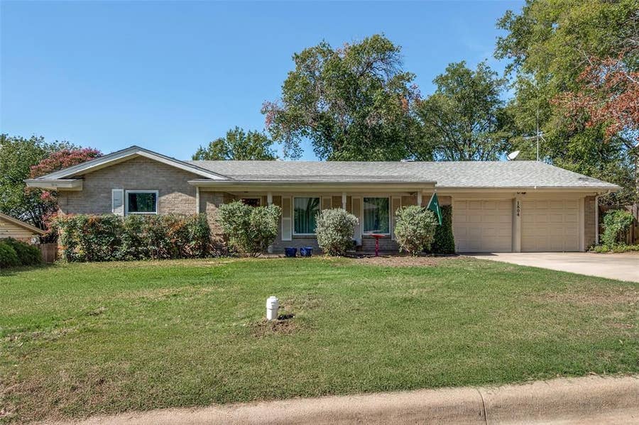 Property photo for 1804 Dakar Road W, Fort Worth, TX
