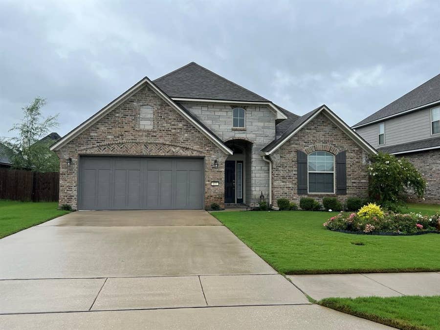 Property photo for 617 Labarre Lane, Bossier City, LA
