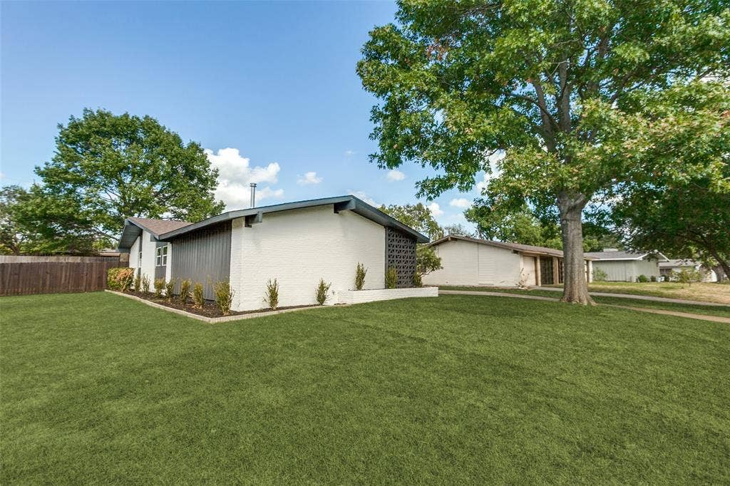 828 Melrose Drive, Richardson, TX 75234 828 Melrose Drive, Richardson, TX 75234