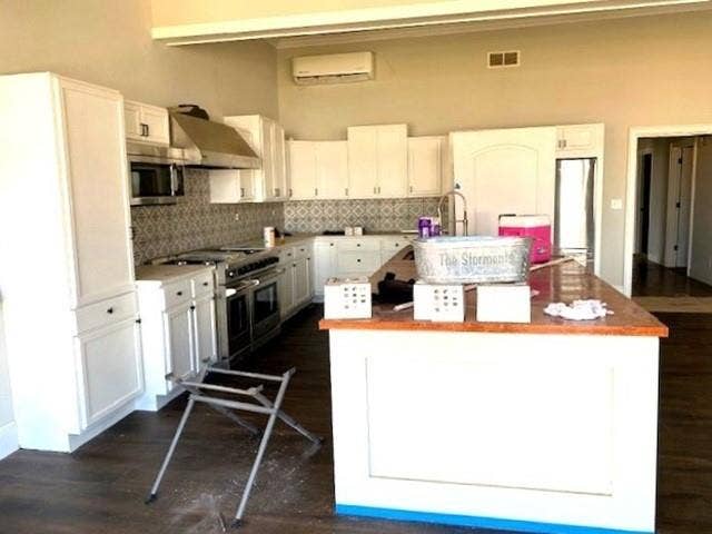 108 E Larkin Street, Athens, TX 75751 108 E Larkin Street, Athens, TX 75751