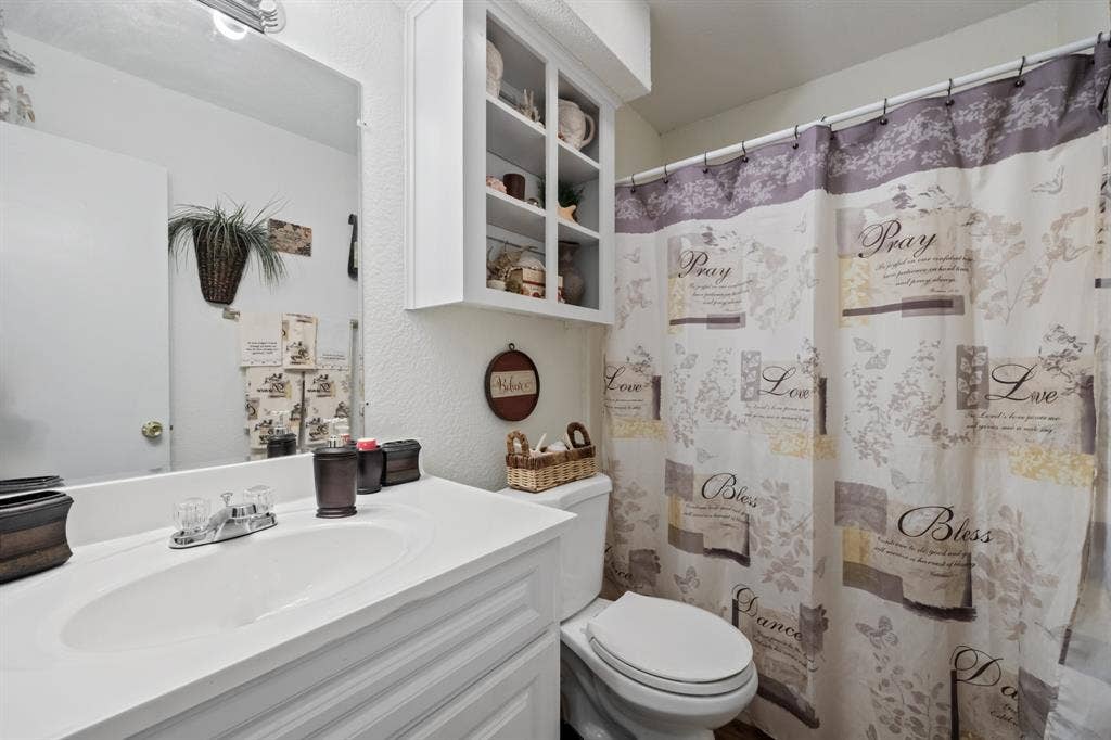 1702 S Clay Street, Kaufman, TX 75142