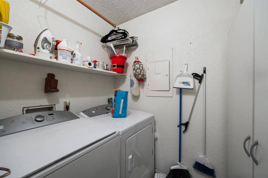 1702 S Clay Street, Kaufman, TX 75142